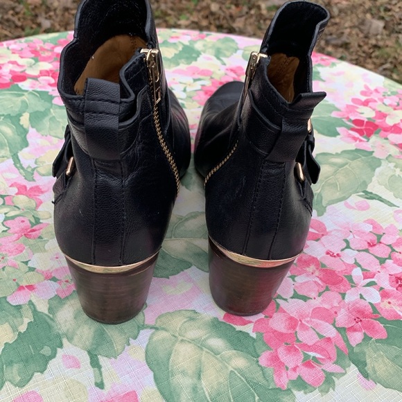 Coach Black Leather Zip Heeled Booties Size 9.5B - Picture 4 of 10